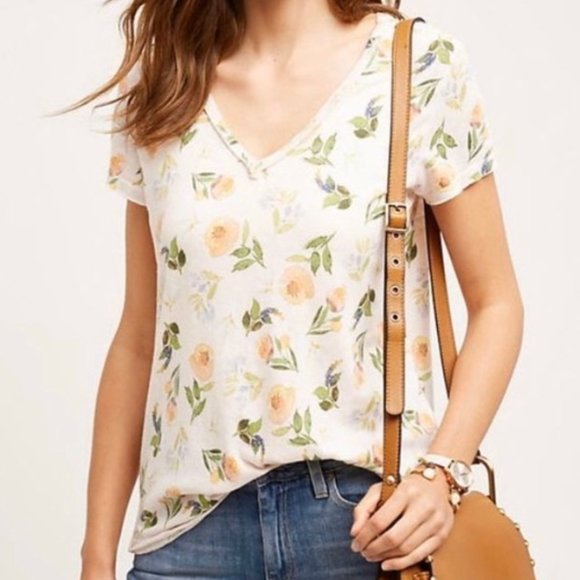 Anthropologie Tops - T.La Floral Print V-neck Tee